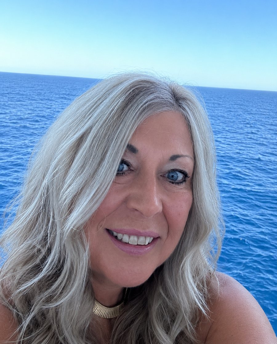 Tracey, owner of The Nail Room Wellingborough